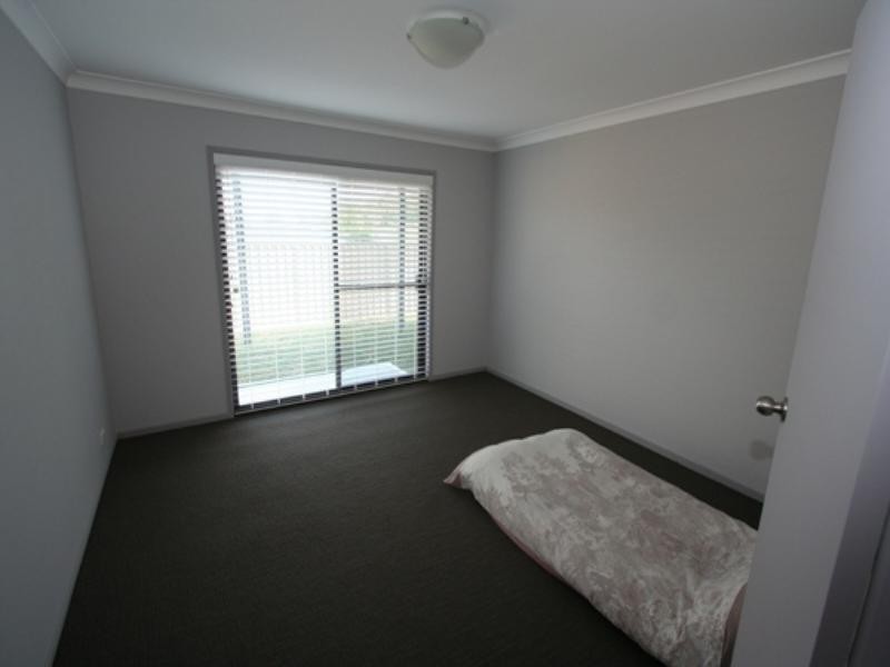 11 Winterlake Drive, Warners Bay NSW 2282