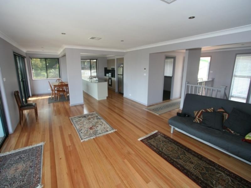 11 Winterlake Drive, Warners Bay NSW 2282