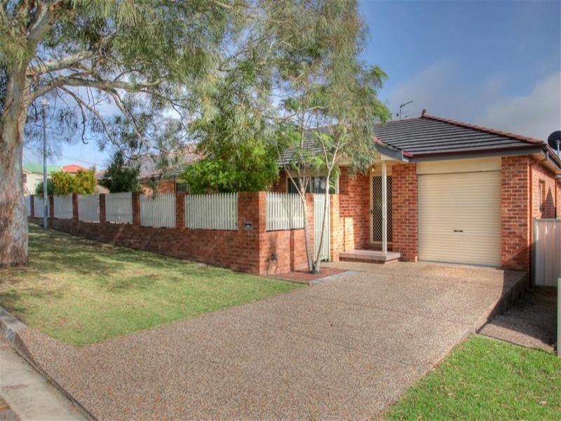 2/120 Young Road, Lambton NSW 2299