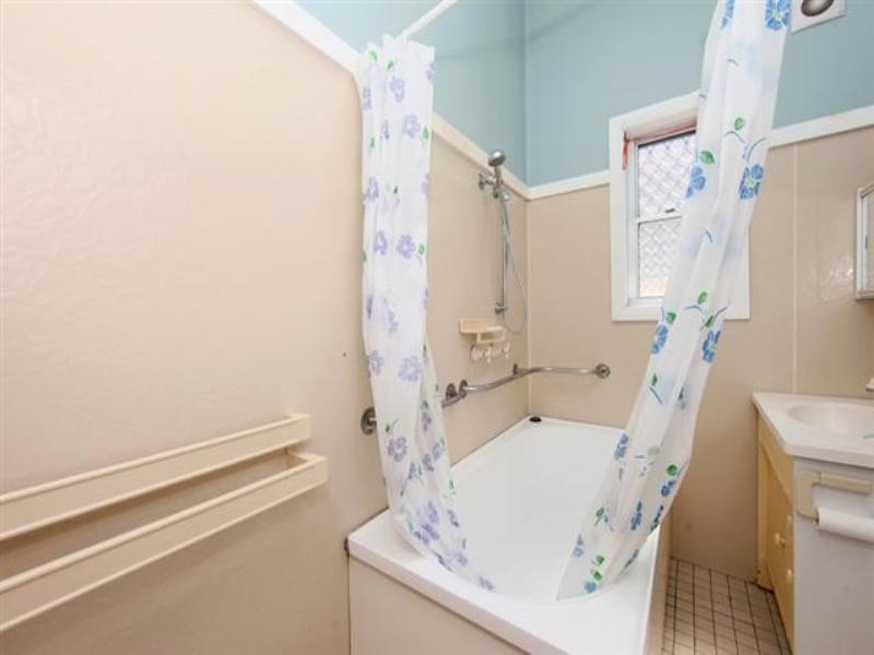 33 Harle Street, Hamilton South NSW 2303