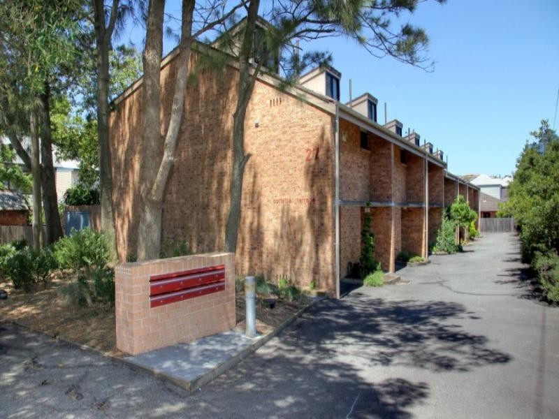 2/27 Corlette Street, Cooks Hill NSW 2300