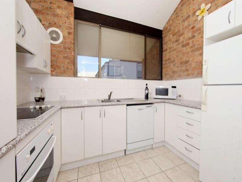 2/27 Corlette Street, Cooks Hill NSW 2300