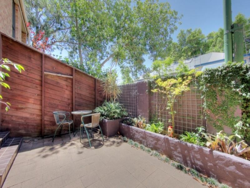2/27 Corlette Street, Cooks Hill NSW 2300