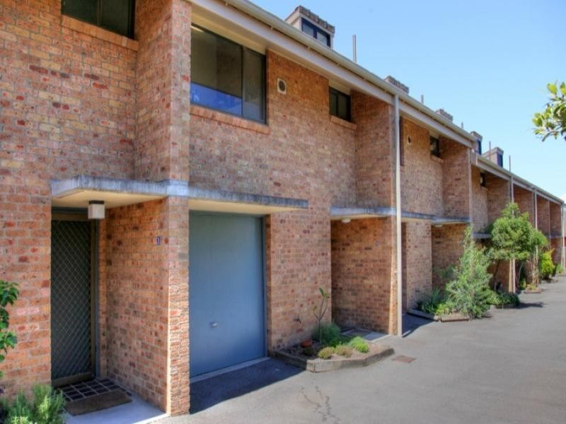 2/27 Corlette Street, Cooks Hill NSW 2300