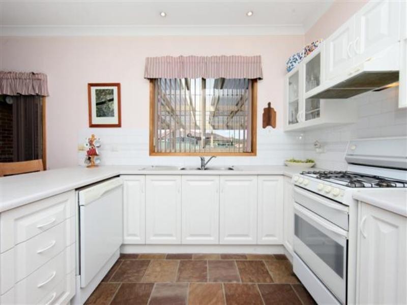 28 Kirkwood Close, Cameron Park NSW 2285