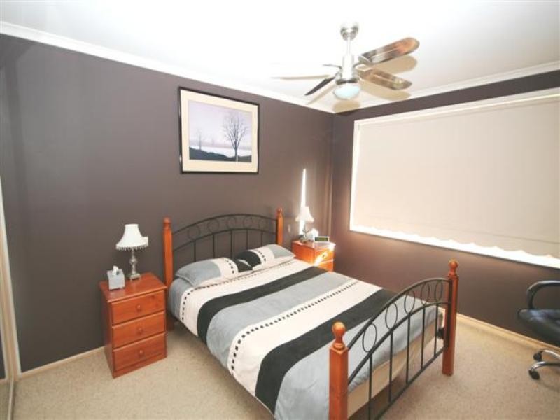 16 Maclean Close, Cardiff NSW 2285