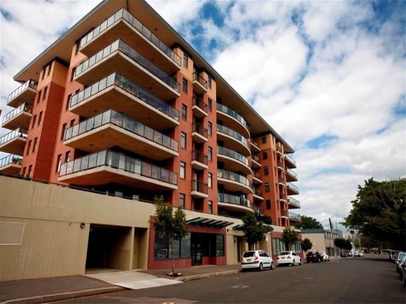 102/4 Ravenshaw Street, Newcastle NSW 2300