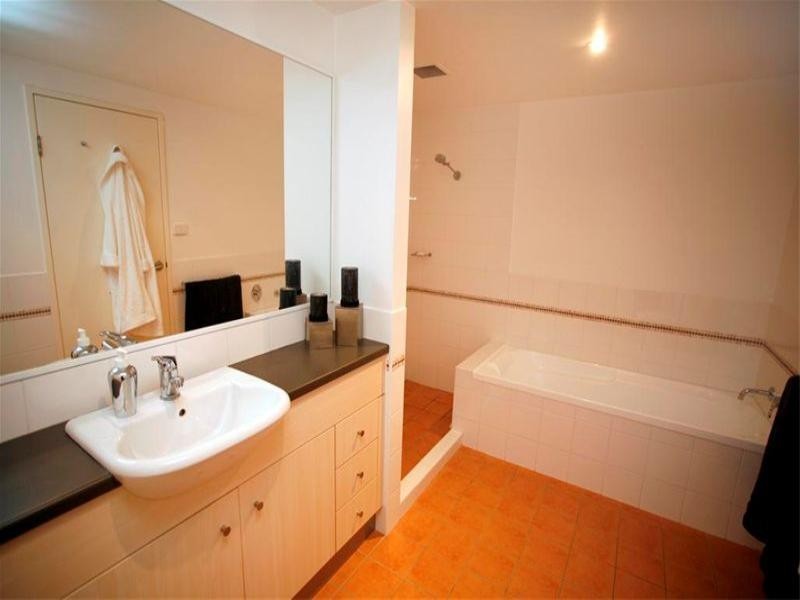 102/4 Ravenshaw Street, Newcastle NSW 2300