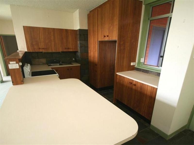 2/12 Anzac Parade, The Hill NSW 2300