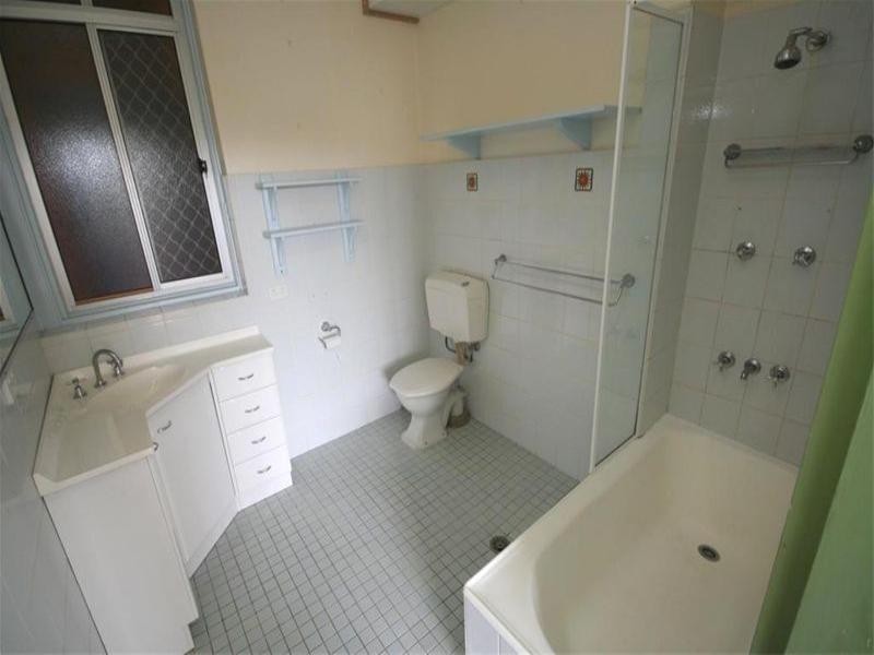 2/12 Anzac Parade, The Hill NSW 2300