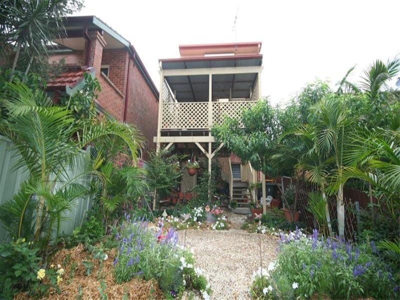 32 Garden Grove Parade, Adamstown Heights NSW 2289