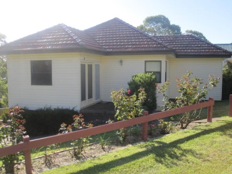 18 Angus Avenue, Waratah NSW 2298