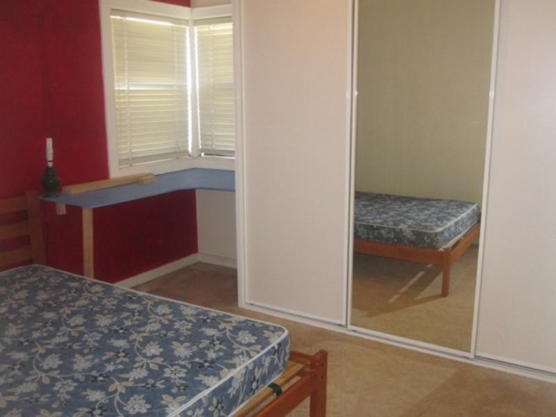 18 Angus Avenue, Waratah NSW 2298