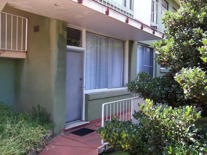 2/4 Hillview Crescent, Newcastle NSW 2300