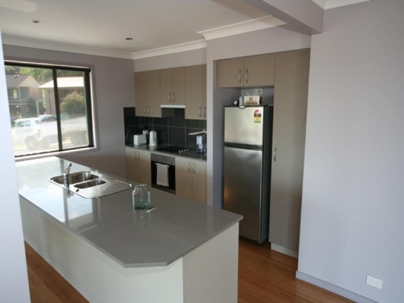 11 Winterlake Drive, Warners Bay NSW 2282