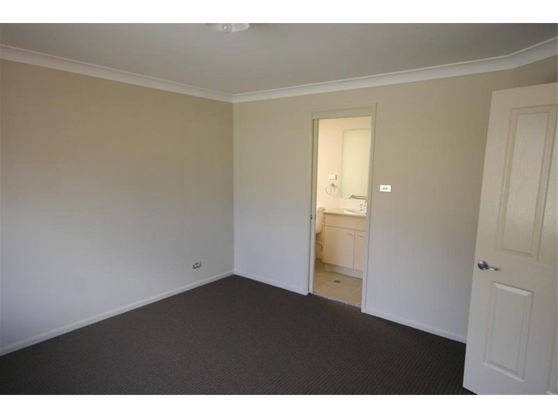 98 Woodstock Street, Mayfield NSW 2304