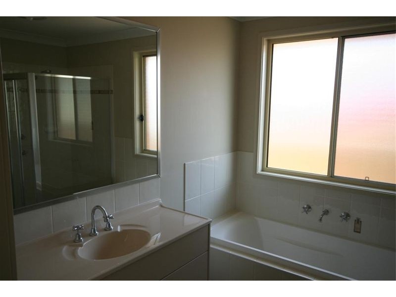 98 Woodstock Street, Mayfield NSW 2304