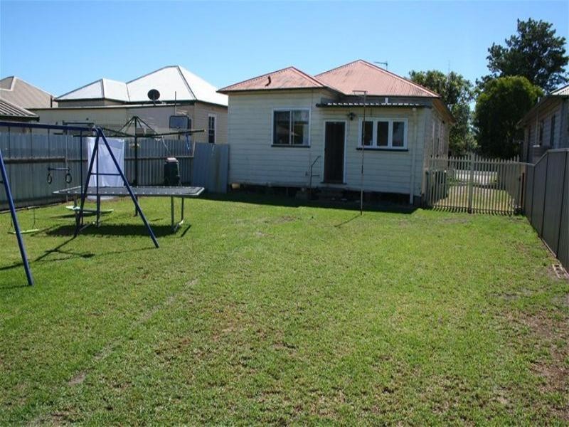 17 Watson Street, Mayfield NSW 2304