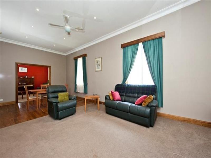 42 Samdon Street, Hamilton NSW 2303