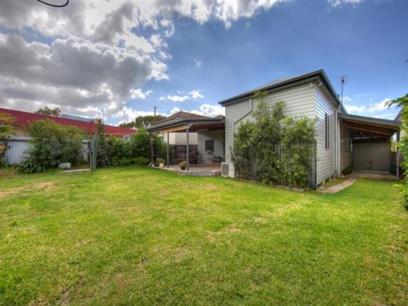 42 Samdon Street, Hamilton NSW 2303