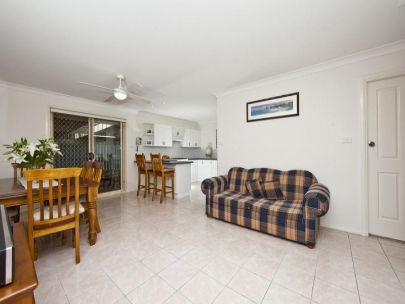 4 Sandalwood Avenue, Fletcher NSW 2287