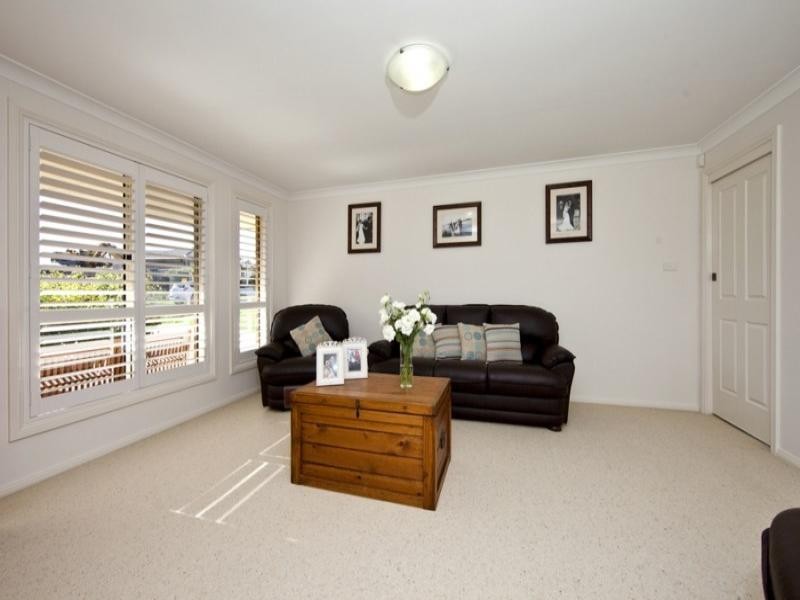 4 Sandalwood Avenue, Fletcher NSW 2287