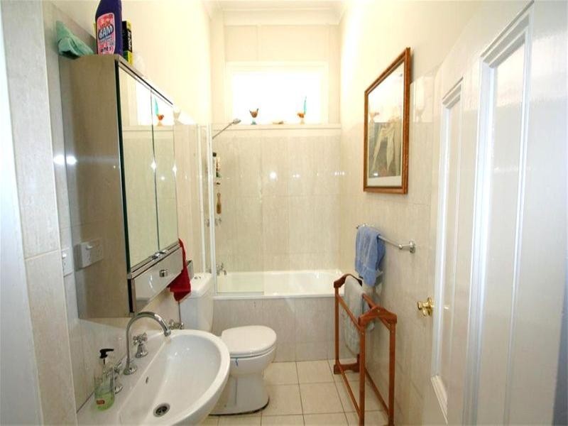 37 Newcomen Street, The Hill NSW 2300