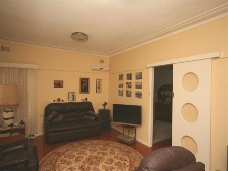 36 Lovell Parade, Shortland NSW 2307