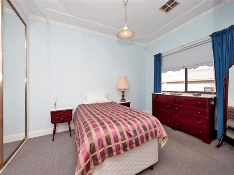 22 Robb Street, Belmont NSW 2280