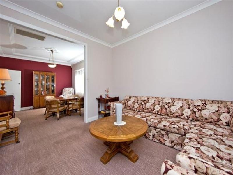 22 Robb Street, Belmont NSW 2280