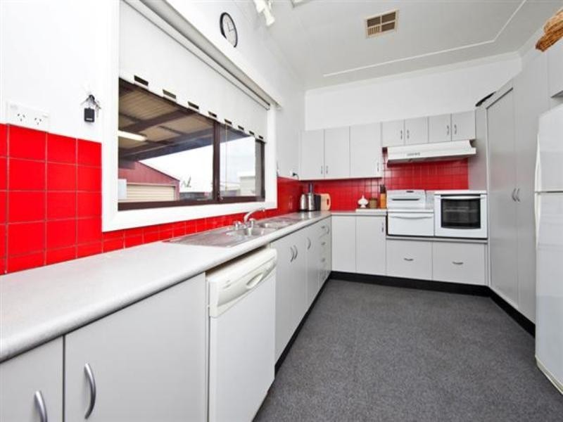 22 Robb Street, Belmont NSW 2280