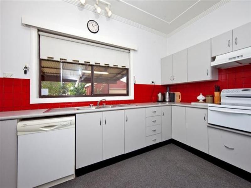 22 Robb Street, Belmont NSW 2280