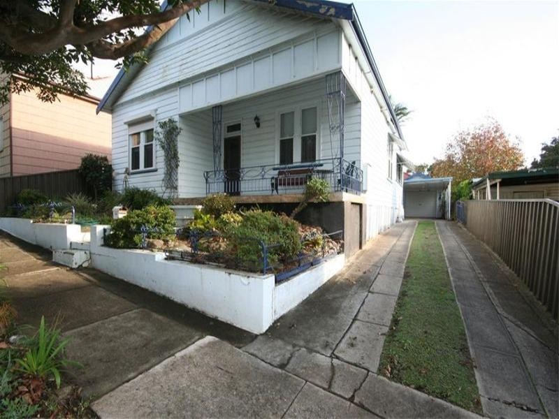 11 Metcalfe Street, Wallsend NSW 2287