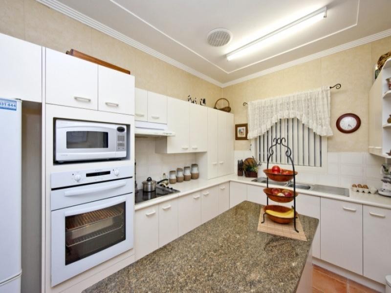 14 Travers Avenue, Mayfield West NSW 2304