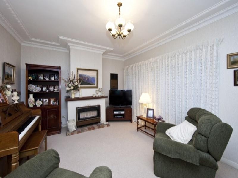 14 Travers Avenue, Mayfield West NSW 2304