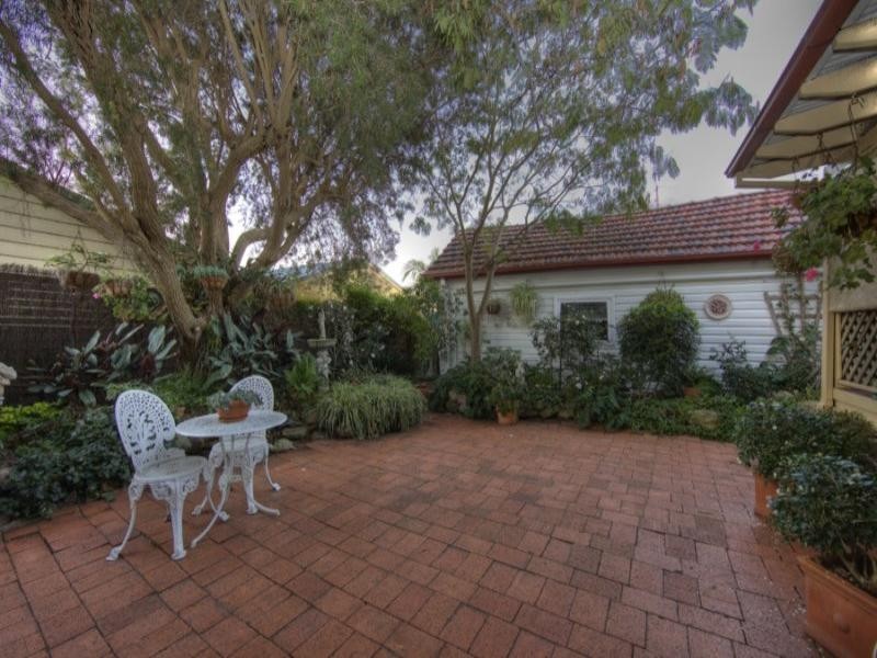 14 Travers Avenue, Mayfield West NSW 2304