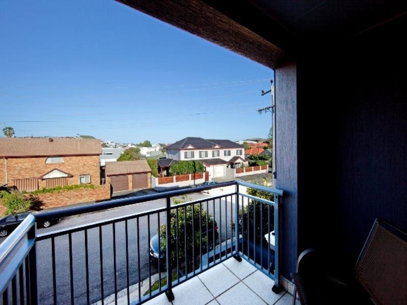 2/25 Patrick Street, Merewether NSW 2291