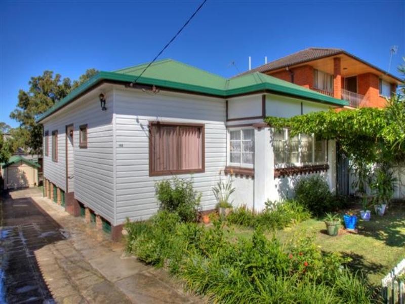 153 Gosford Road, Broadmeadow NSW 2292