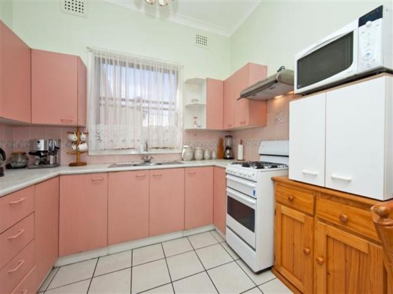 153 Gosford Road, Broadmeadow NSW 2292