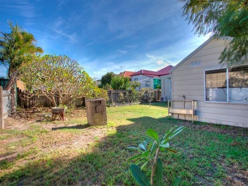 5 Veda Street, Hamilton NSW 2303