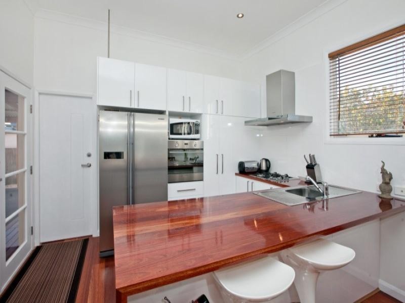 2 Gulliver Street, Hamilton NSW 2303