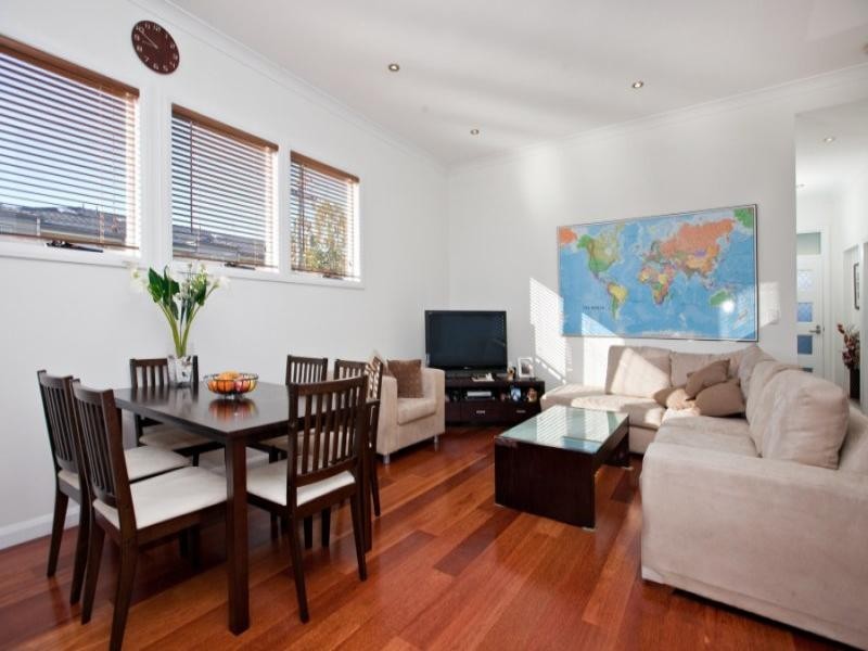 2 Gulliver Street, Hamilton NSW 2303