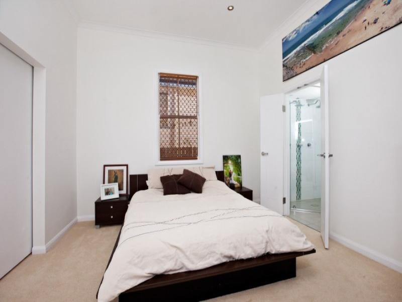 2 Gulliver Street, Hamilton NSW 2303