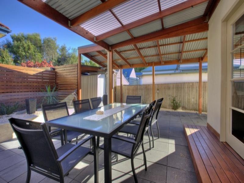 2 Gulliver Street, Hamilton NSW 2303