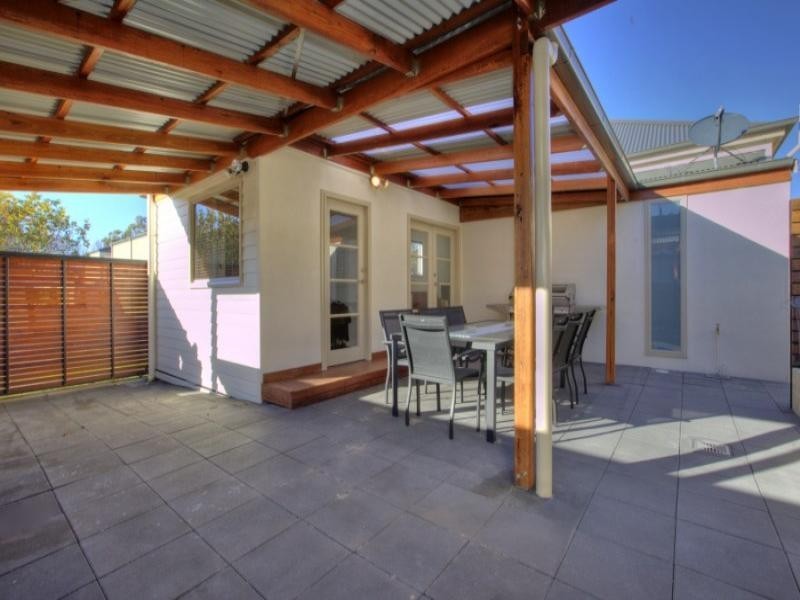 2 Gulliver Street, Hamilton NSW 2303