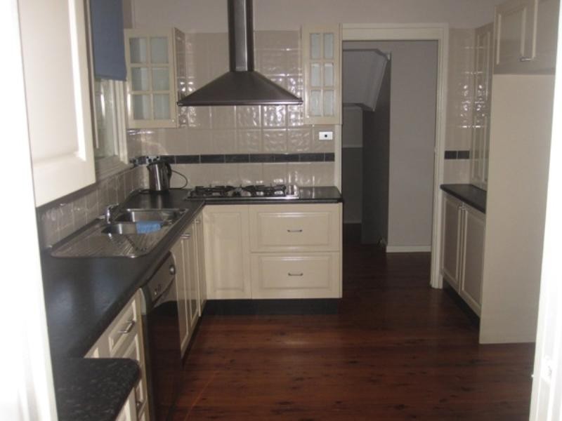 3 Kimbarra Close, Kotara NSW 2289