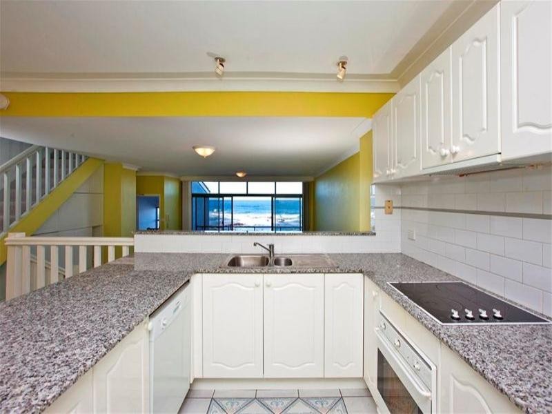 2/1 Shortland Esplanade, Newcastle East NSW 2300