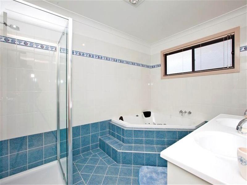 Valentine NSW 2280