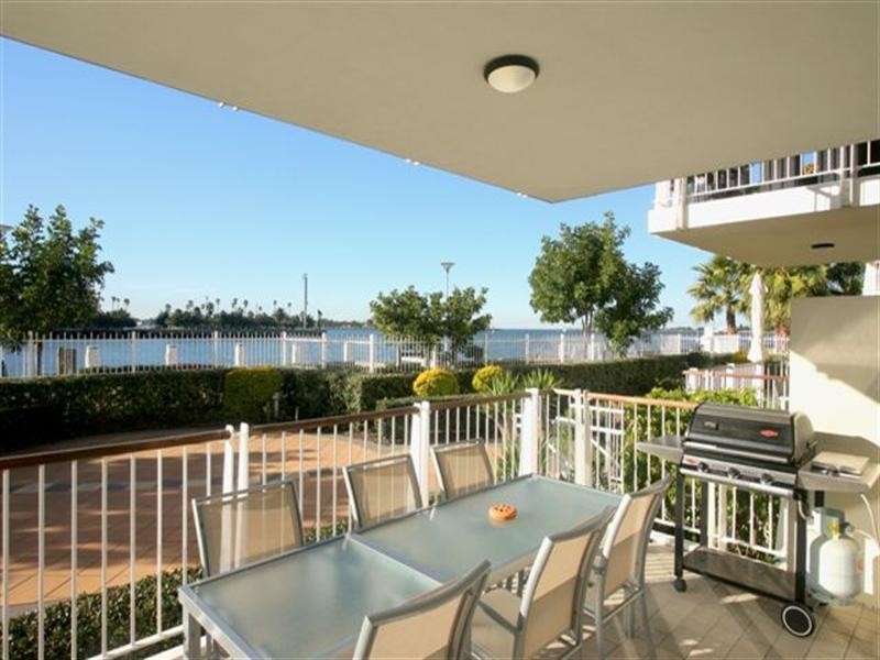 24/304 Wharf Road, Newcastle NSW 2300