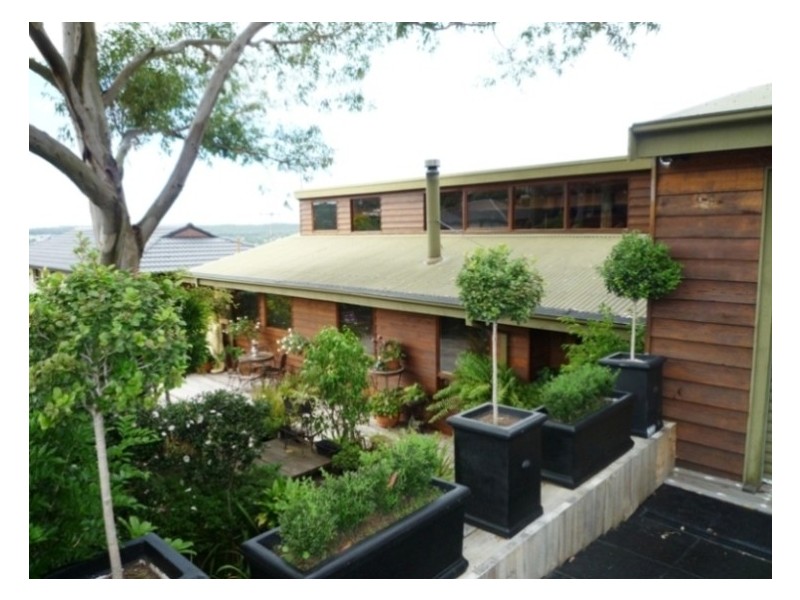 16 Thompson Road, Speers Point NSW 2284